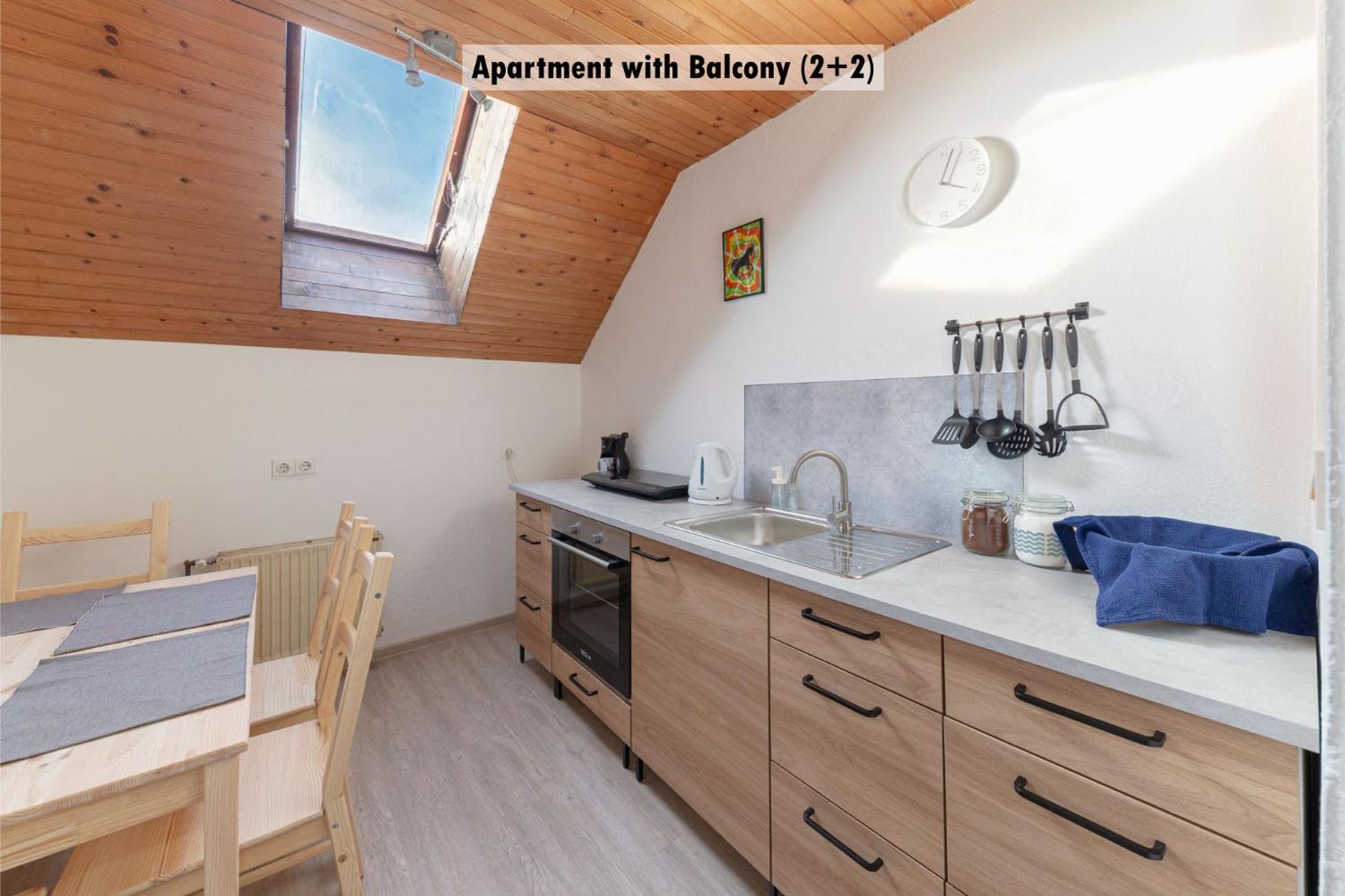 Apartments Farm House Uric Jesenice Exteriör bild