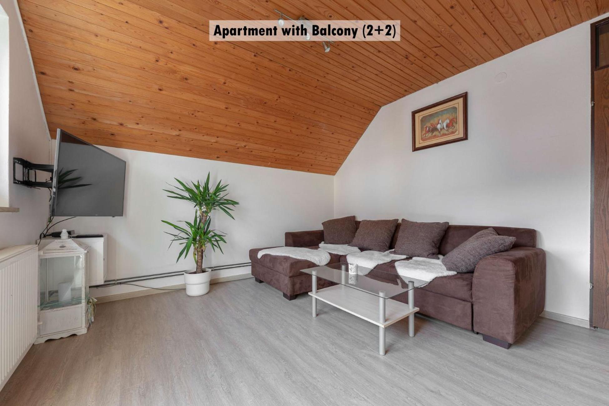Apartments Farm House Uric Jesenice Exteriör bild