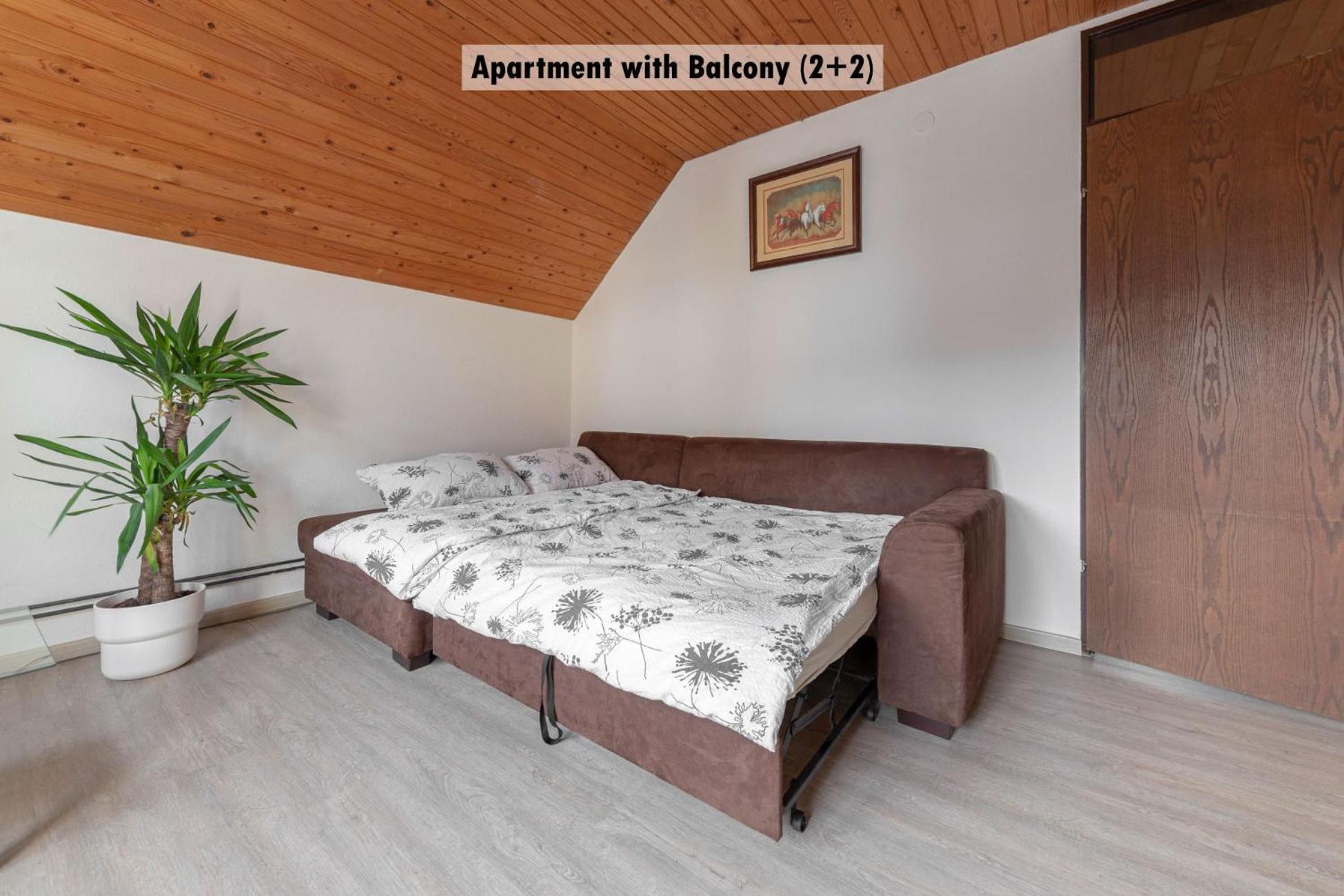 Apartments Farm House Uric Jesenice Exteriör bild