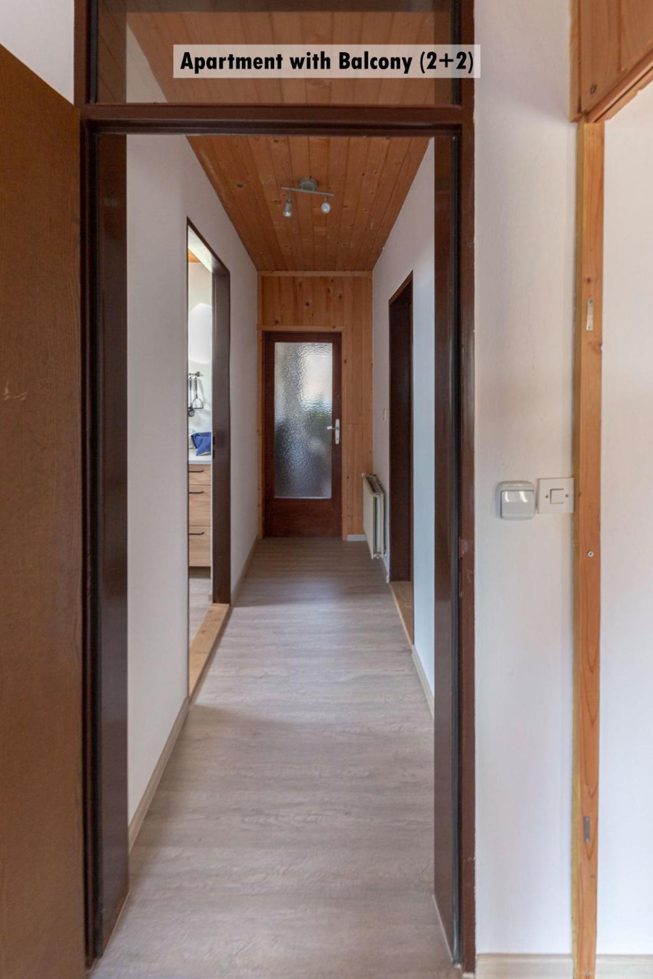 Apartments Farm House Uric Jesenice Exteriör bild